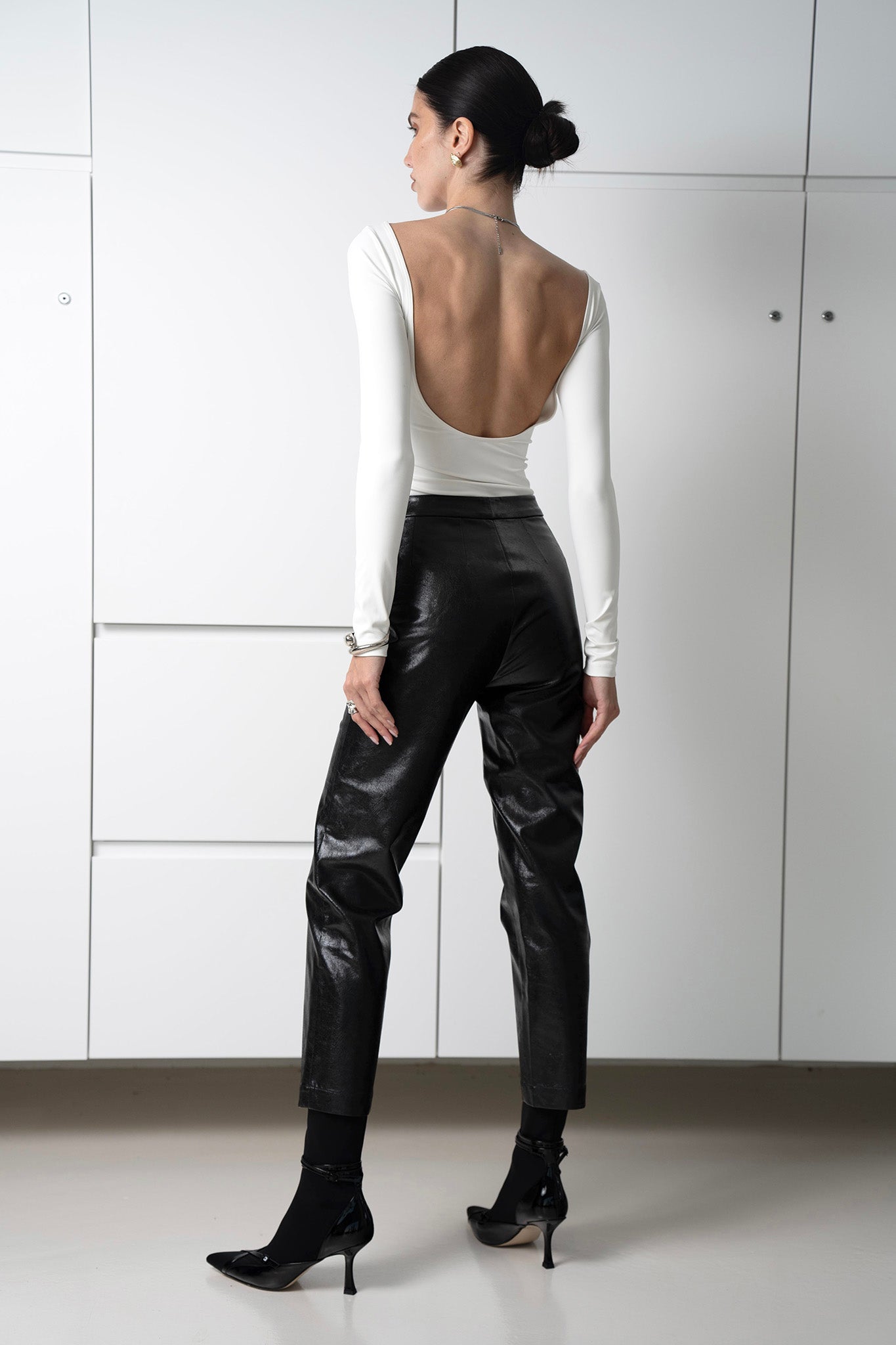 Xiaoyuan Gong New York The FIERCE textured shiny vegan leather mid-waisted skinny pants in black